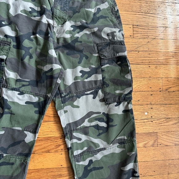 H&M Green Camouflage Cargo Pants Size 30 - Picture 4 of 9